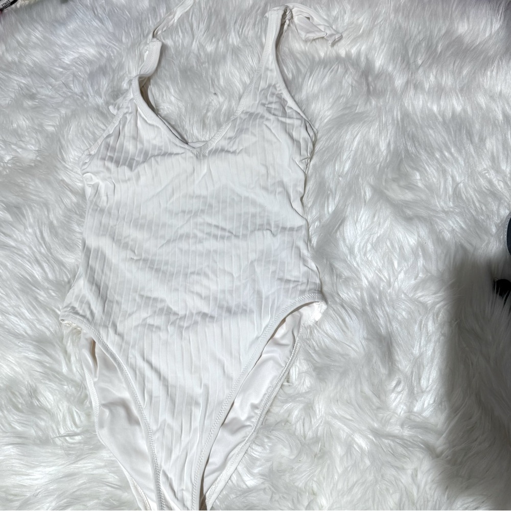 Shade and Shore white ribbed one piece‎ swimsuit size M
